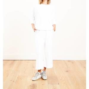 NEW GRP1 KNITS oversized cropped pullover in white